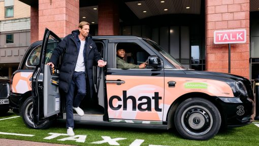 Peter Crouch teams up with Three UK to kick-off free taxi service image