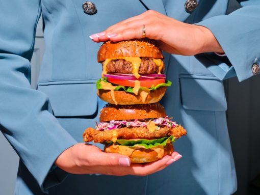 You’re the only bun for me – 2 burgers for just £12 with Three UK image