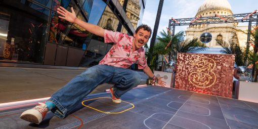Brits just wanna have fun, as ‘Raving Slabs’ appear in London image
