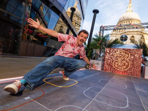 Brits just wanna have fun, as ‘Raving Slabs’ appear in London image
